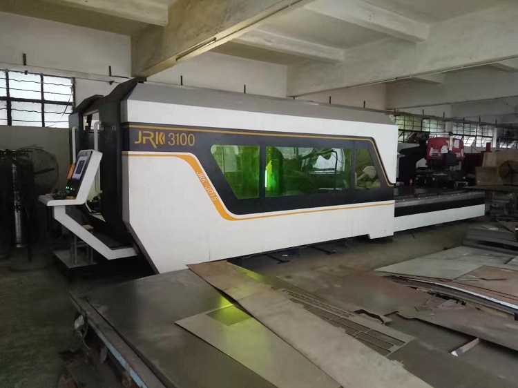 光纖激光切割機在機箱機柜行業(yè)應用