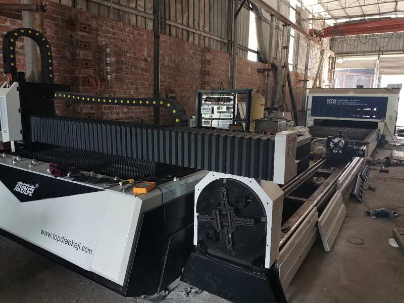 不銹鋼金屬激光切割機(jī)多少錢一臺