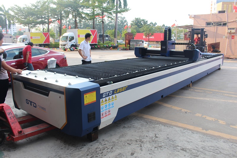 買一臺光纖激光切割機需要多少錢