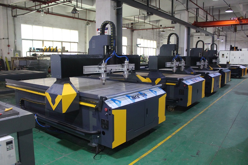 防霧PC鏡片切割機(jī)定制 廣天地?cái)?shù)控助力醫(yī)護(hù)行業(yè)提高產(chǎn)能