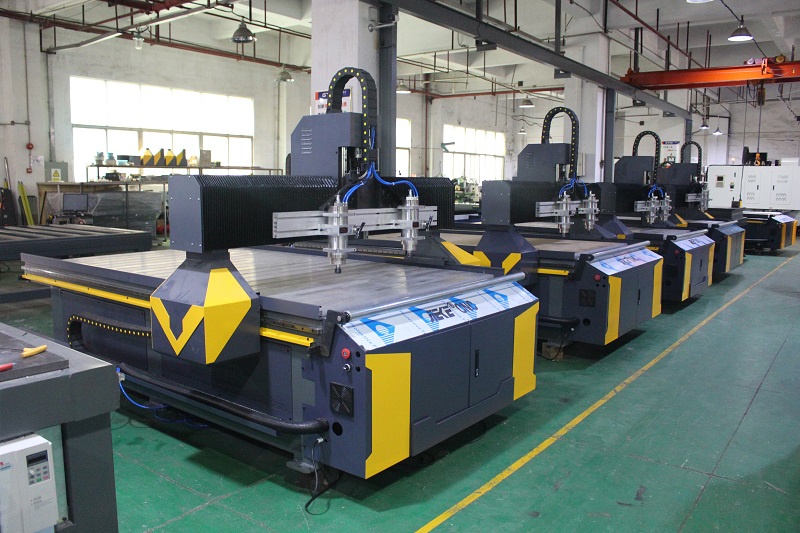 鋁板雕刻機(jī)同樣的配置價(jià)格差距那么大？